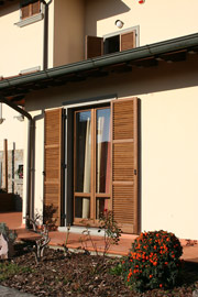 12-infissi-legno-villa-soci-05